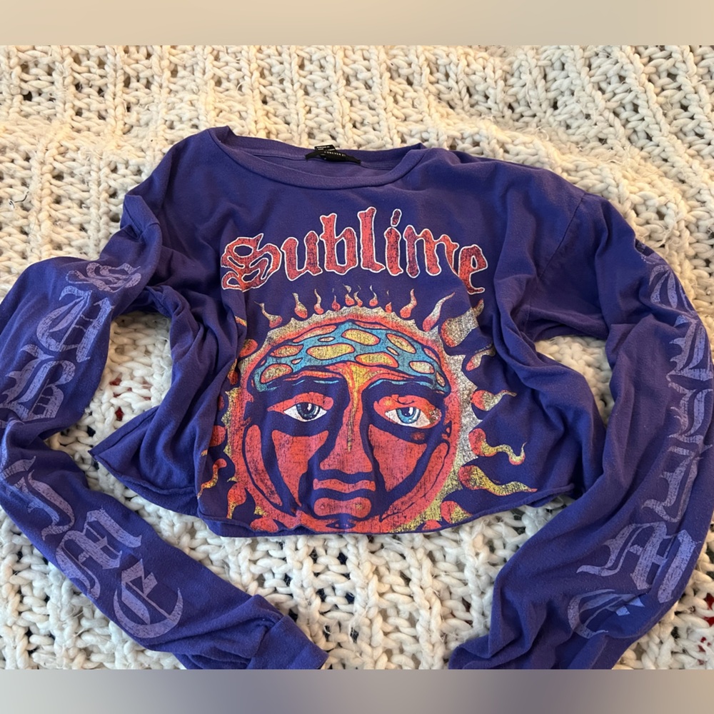 SOLD‼️Sublime graphic T